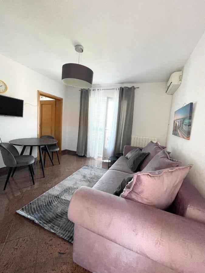 Apartments Villa Antonia Jadranovo Buitenkant foto