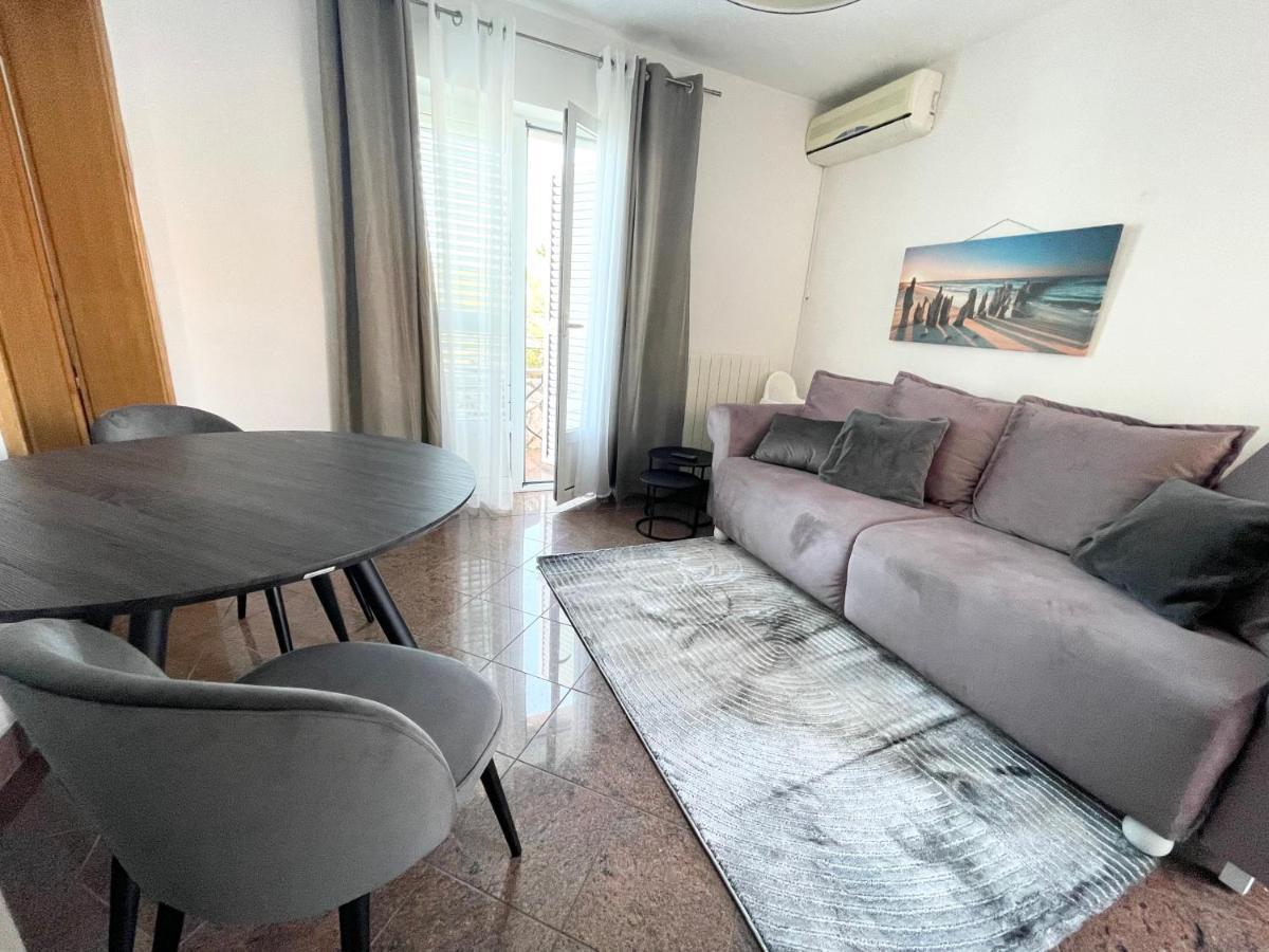 Apartments Villa Antonia Jadranovo Buitenkant foto