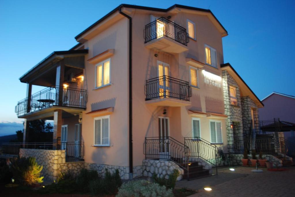 Apartments Villa Antonia Jadranovo Buitenkant foto